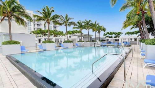 W FTL 1409 Beachfront Resort 2 Bedroom & 2 Bathroom Condo - Foto 3, sunbed