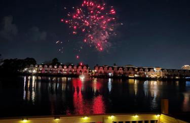 Sunset Serenity!!-Tropical Waterfront Oasis-Huge Private Patio-10Min to KingSt & Beaches - Foto 63