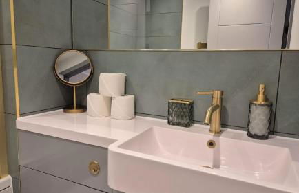 Holyrood Hidden Gem - Photo 18