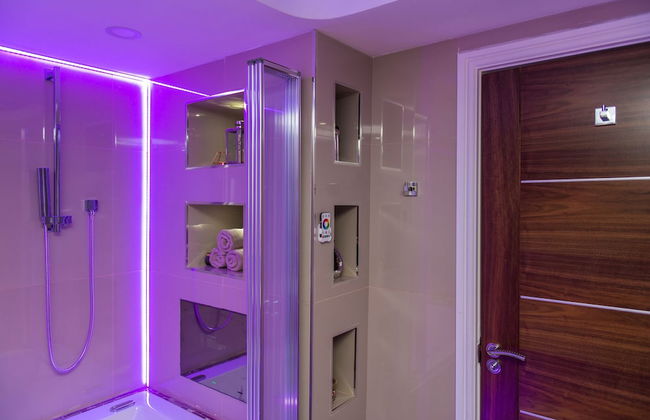 Aphrodite Suites Huddersfield - Foto 70