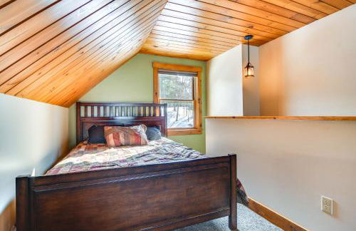 Lakefront New Hampshire Hideaway with Deck and Views - Foto 28