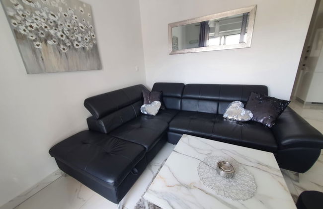 Kastel Novi Elegant and Stylish Apartment With Terrace and Patio - Foto 8