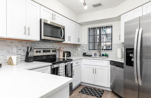 Newly Renovated Delray Beach Townhome - Photo 11