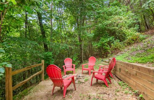 Amazing Creek View Cabin w/ Hot Tub, Firepit & Pool Table - Foto 67