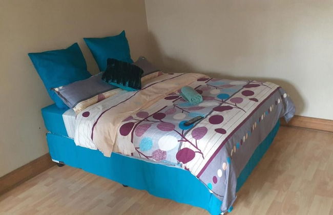 Spacious Double Room in Lovely Guesthouse - Photo 1