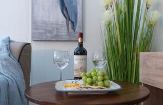 Stylish and Spotless Beach Getaway - Foto 12