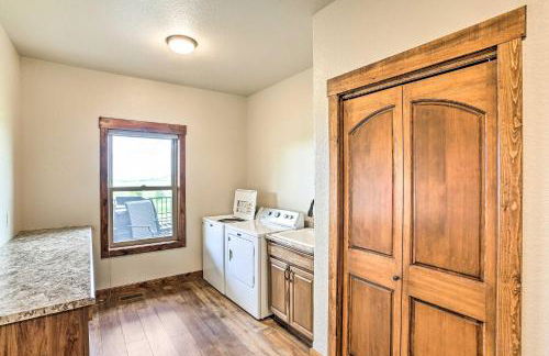 Luxe Spearfish Hideaway Golf, Hike, Explore! - Foto 21