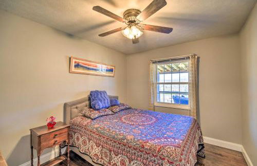 Lakefront Kingsport Home with Private Hot Tub! - Foto 23