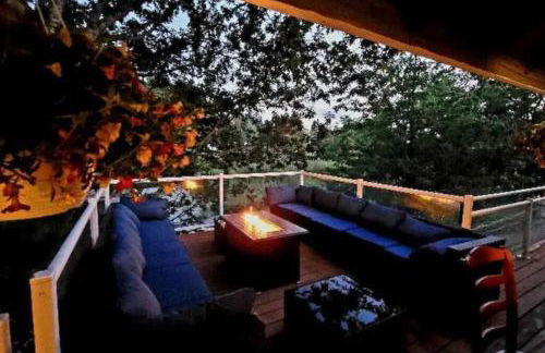 Tranquil Riverfront Retreat - Foto 70