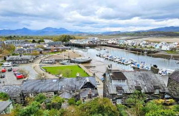 Harbour & Mountain Views, Porthmadog House, Sleeps 9, 4 Bedrooms, Two and Half Bathrooms - Photo 27