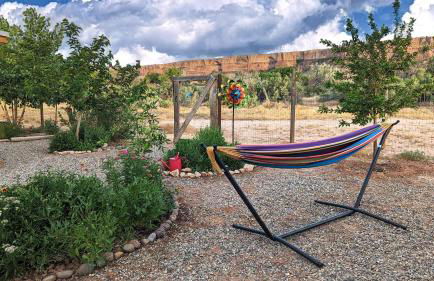 Basecamp Bluff - Bungalow with Patio, Dogs Welcome - Foto 9