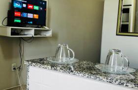 Stúdio Completo com Ar e wifi rápido em itapuã - Foto 3