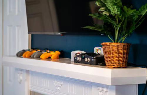 Hot Tub Ping Pong Sleeps 9 Retro Fun - Foto 45