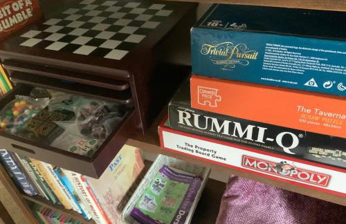 Large 2 bedroom town centre flat with free parking - Foto 13