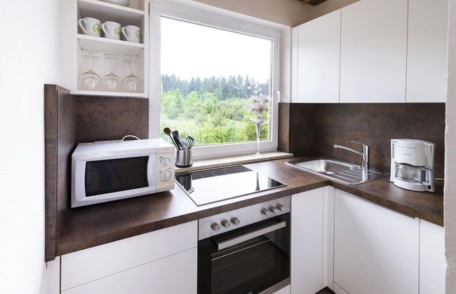 Adults Only Apartment With Pool - Photo 6