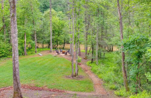 Hot Tub and River Access Family McCaysville Cabin - Foto 27