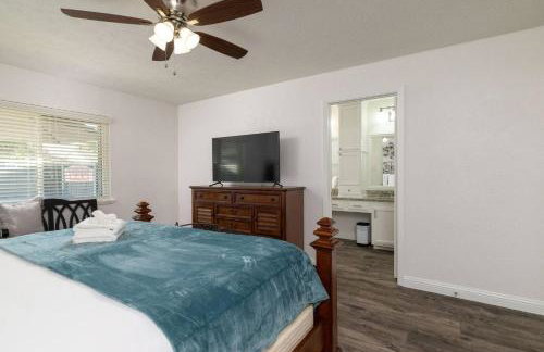 Private Pool - Game Room - Backyard TV - Fenced Yard - Photo 12