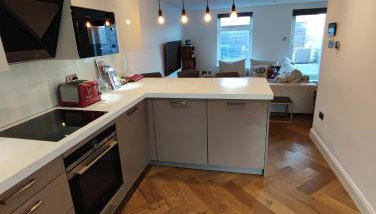 Modern 2 Bedroom Flat with private outdoor terrace - Foto 3