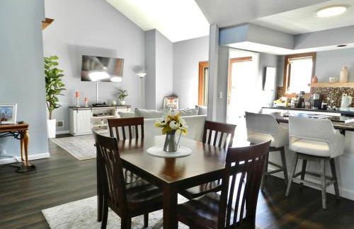 Derby House & Indoor Pickleball - Foto 16