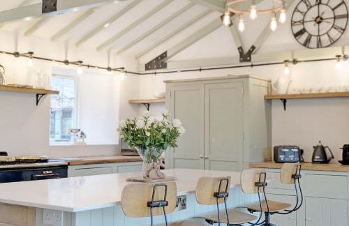 Shires Barn Farmhouse - Westbourne - Photo 13