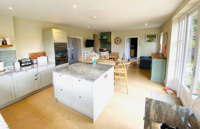 Stunning 6-bed Country House With Heated Pool - Foto 10