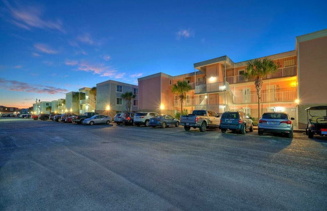 Oceanfront Condo w/ Private Balcony Pool + Tennis Bubbly Blew by Avantstay - Foto 27