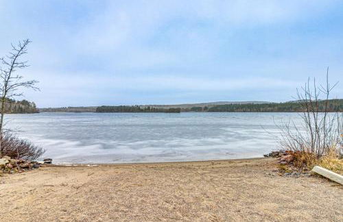 Private Lakefront Home with Game Room in Aurora! - Foto 3