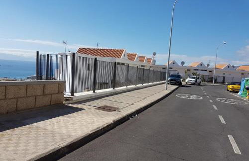 Views, international channels, A-C, pool, bar - Foto 34