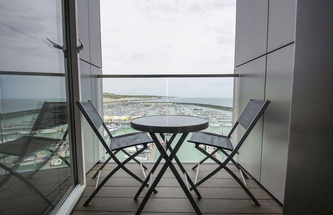 Orion Marina Sea View - Parking - by Brighton Holiday Lets - Foto 31