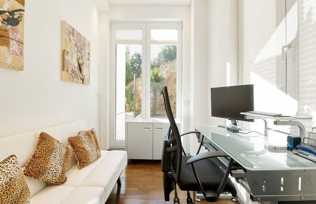 Lavish Villa With Infinity Pool and Views - Foto 16