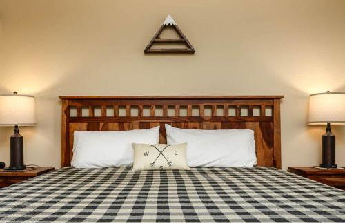 River Rock Cabin - Comfortable, Private Home with King Beds & Mountain Views - Foto 17