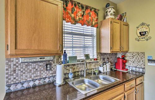 Hampton Home with Fireplace and Close to Beaches! - Foto 7