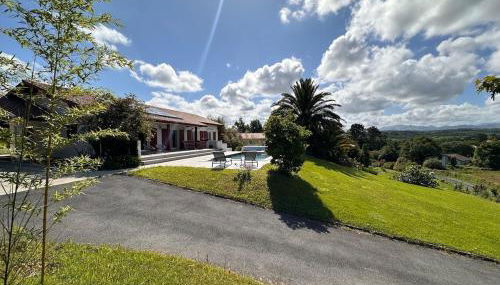 Basque Country Villa with Pool View - Foto 2