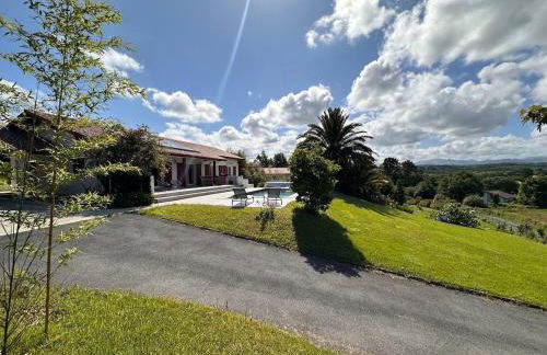 Basque Country Villa with Pool View - Foto 2