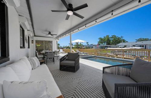 Bayside Hideaway! Private pool with water view and canal side dock! Available for Summer! - Foto 21