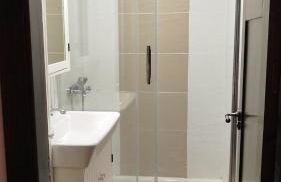 amazing place in the old town - Photo 4