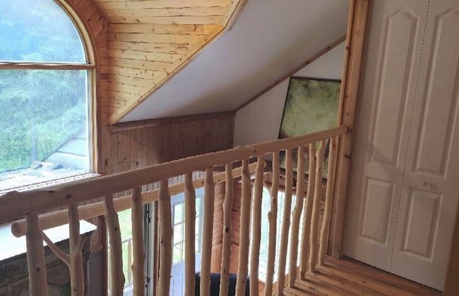 Rustic Beaverfoot Lodge Executive Cabin - Photo 18