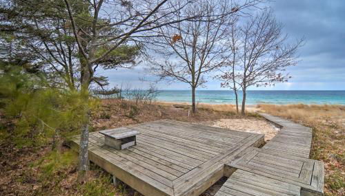 Idyllic Northport Cottage, Walk to Lakeside! - Foto 3