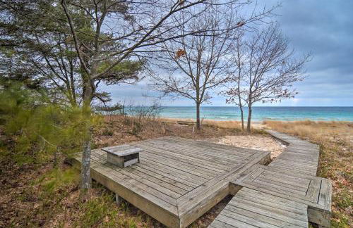 Idyllic Northport Cottage, Walk to Lakeside! - Foto 3