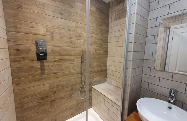 Friary House Serviced Apartments by Roomsbooked - 24Hr Reception - Photo 4