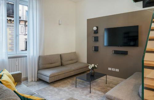 Luxury Milan Apartment - Penthouse in Historic City Center - Photo 1
