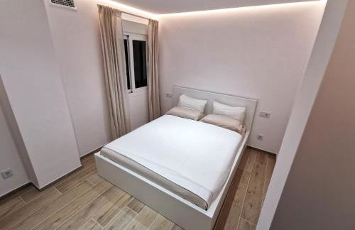 Bright 2 bedroom apt Golden Mile next to beach RDR225 - Foto 12