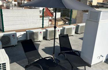 A top-floor modern apartment Located 100 meters from the beach - Foto 19