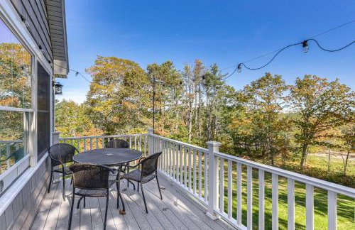 Sunny Stockton Springs Home Less Than 1 Mi to Beach! - Foto 2