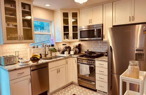 Single Family House in Arlington - Photo 3