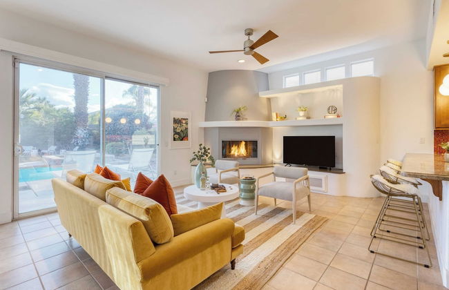 Pool + Hot Tub, Yard, Games Chic Midcentury Design Painted Sand by Avantstay - Photo 7