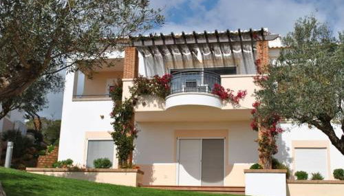 Lovely 3 Bedroom Villa with Pool in Great Location - Foto 1