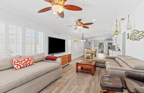 Paradise Cove - Waterfront Private Pool Home, 2 Mins to Open Gulf, 60' Dock - Foto 12