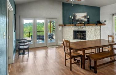 Twilight Hollow - Lakeview Retreat - Sleeps 24 - Foto 8