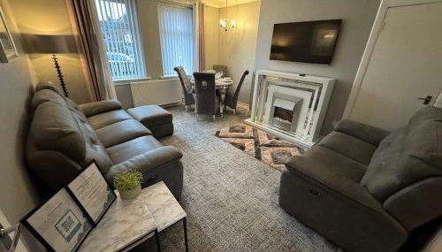 Modern 2BR Cottage Flat - Photo 1
